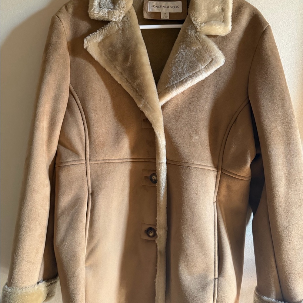 VINTAGE gorgeous Jones New York Women's Cream Teddy Jacket - Picture 10 of 12